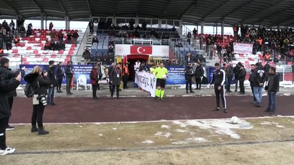 Vanspor ile Amed Sportif Faaliyetler, depremzedeler yararına dostluk maçı yaptı