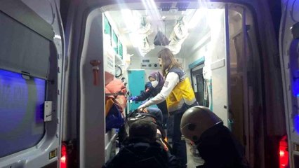 Ters yöne girip karşıdan gelen araçla çarpıştı: 5 yaralı