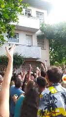 'Unidos do Samba Queixinho' faz serenata para moradora do Santo Agostinho