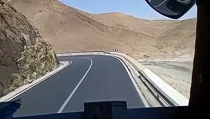 تحية_للسائق_Aassou_Bougafer_والسائق_التاني_Said_Dokoo_من_نواحي_الحامات.وشكر_خاص_للسائق_Rachid_Errachidia_صاحب_الفيديو.(240p)