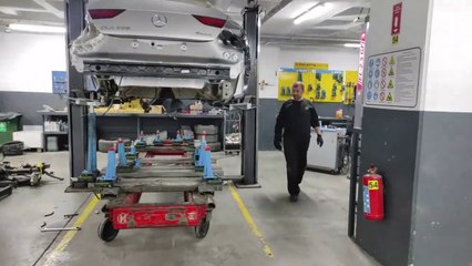Mercedes CLA 4Matic repair on Celette bench with Universal Jig Cameleon