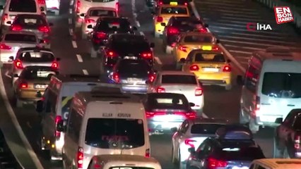 Yarıyıl tatilinin bitmesiyle birlikte İstanbul’da trafik yoğunluğu oluştu