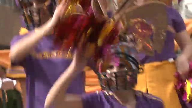 Más de 11.000 personas participan en el Carnaval de Badajoz