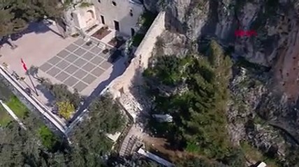 Dünyanın ilk mağara kilisesi olan Saint Pierre Kilisesi'nin istinat duvarı yıkıldı