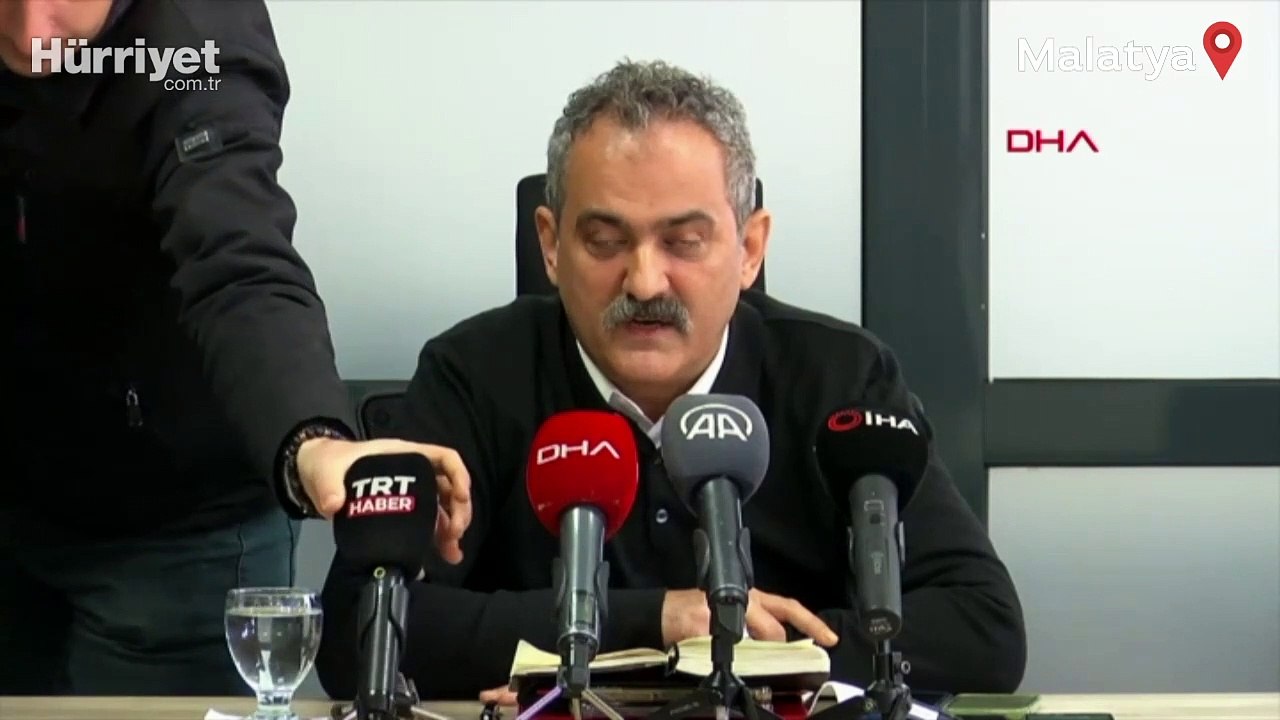 Bakan Özer şehir şehir okulların açılacağı tarihi duyurdu