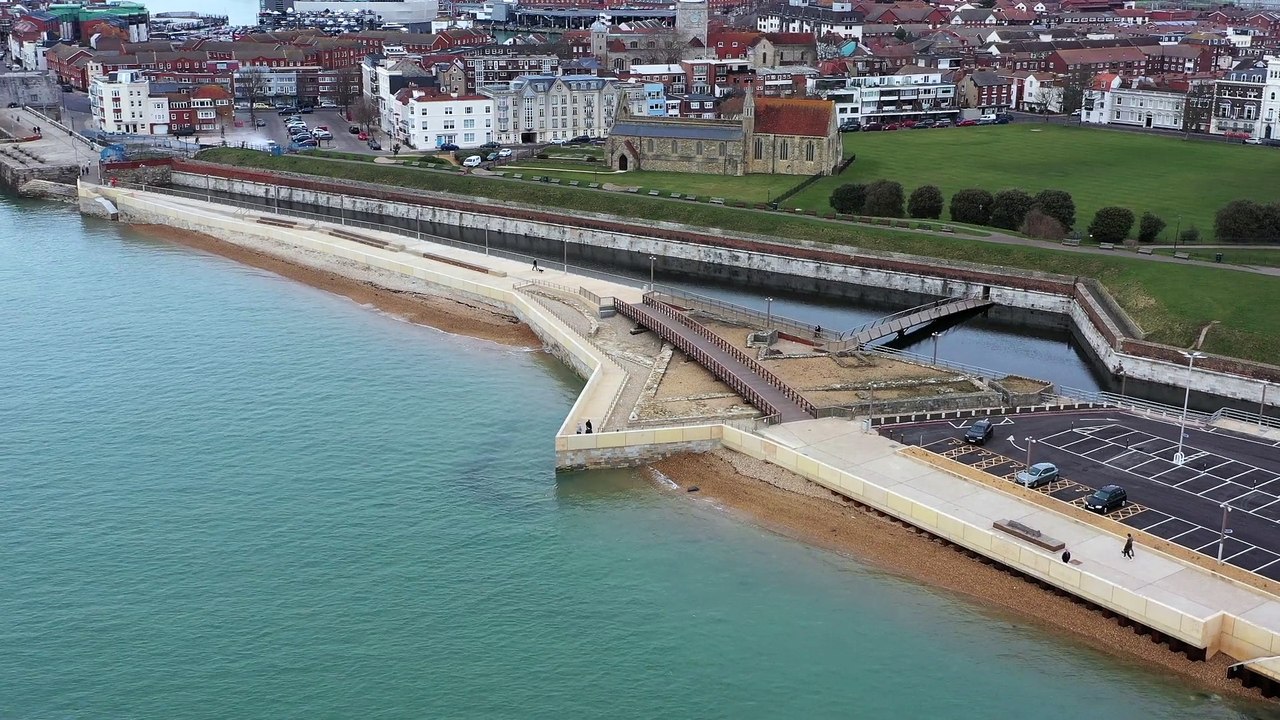 Southsea sea defences - video by Marcin Jedrysiak - video Dailymotion