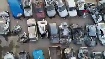 Depremde hasar gören araçlar böyle görüntülendi