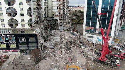 Prof. Dr. Orhan Kavak: Binaları topal ördeğe çevirmişler