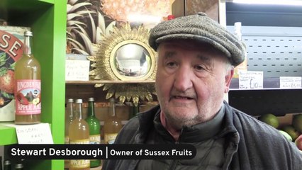 Скачать видео: Fruit and vegetable shortage: Interview with greengrocer Stewart Desborough of Sussex Fruits in St Leonards, East Sussex