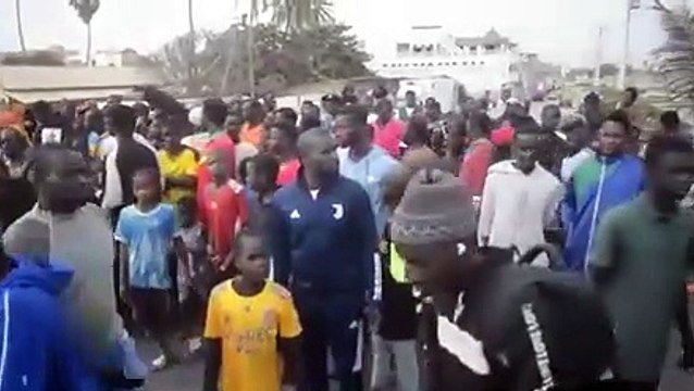 Saint-Louis/ Chassés de Diatara: Des pêcheurs en colère bloquent le Pont Masseck Ndiaye