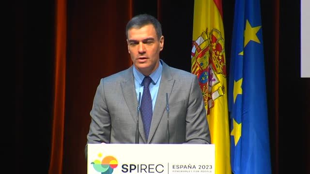 Sánchez anuncia la creación de 20.000 plazas de formación vinculadas a las renovables