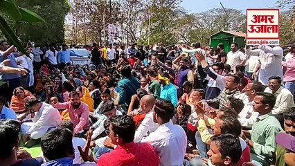 Chhattisgarh ED Raid: Congress MLA Devendra yadav के आवास पर कार्यकर्ता कर रहे भजन कीर्तन