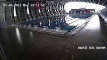 Deprem anında taşan havuz kamerada