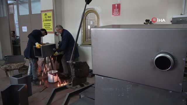 Amasya'da meslek lisesi öğrencileri ve öğretmenleri depremzedeler için 100 soba üretti