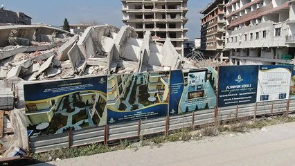 Deprem dayanıklı olan bina değil, tabelaydı