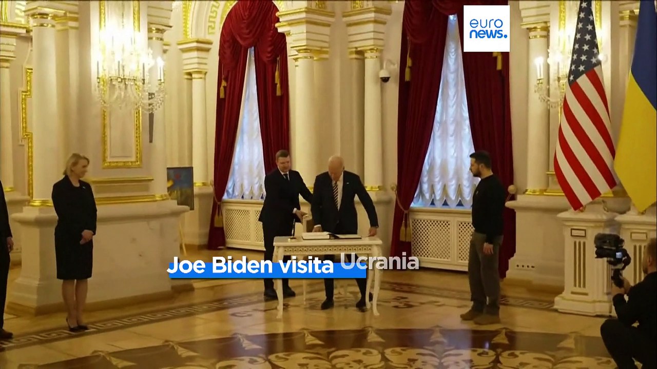 "Un año después, Kiev aguanta. Y Ucrania está de pie. La democracia aguanta", Joe Biden desde Kiev