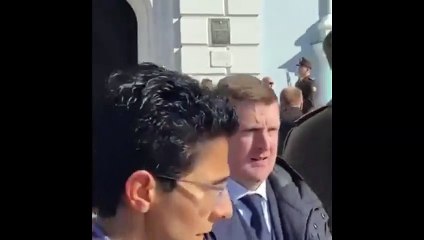 Zelensky e Biden a Kiev: passeggiata mentre scatta allarme aereo - Video