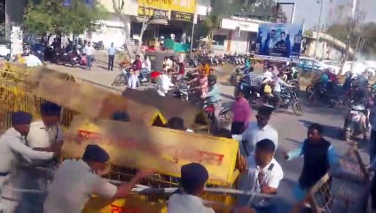 रायपुर भाजपा ने प्रधानमंत्री आवास योजना को लेकर पश्चिम विधायक विकास उपाध्याय के निवास का घेराव किया