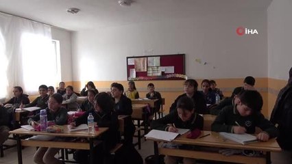 Bitlis'te 419 depremzede öğrenci ders başı yaptı