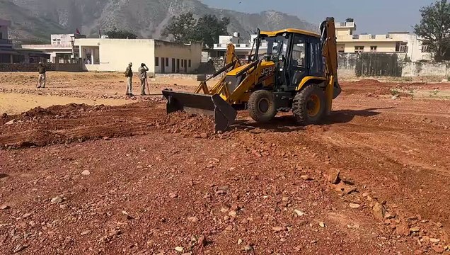 जेडीए ने 8 बीघा सरकारी भूमि पर चलाया बुलडोजर
