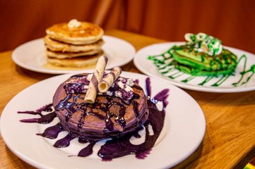 How to make Ube and Pandan Filipino pancakes