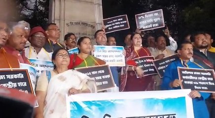 'সরকারি অফিসে জরুরি পরিষেবা ছাড়া তালা-চাবি লাগান, যতক্ষণ না ডিএ দিচ্ছে':শুভেন্দু| Oneindia Bengali