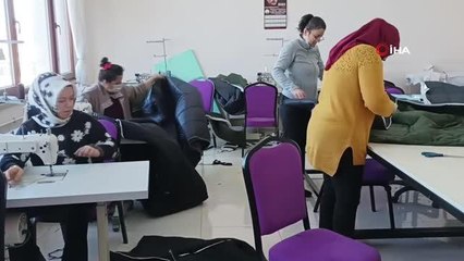 Görele Halk Eğitimi Merkezi'nden depremzedelere uyku tulumu