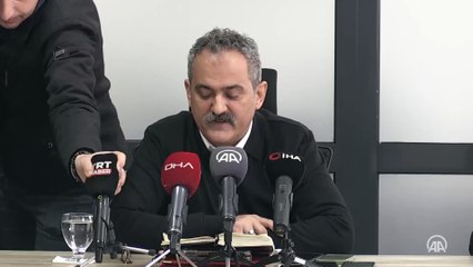 Bakan Özer: "(Deprem nedeniyle eğitime ara verilen illerde) Sağlam raporu olmayan hiçbir binada eğitim öğretimi başlatmayacağız"