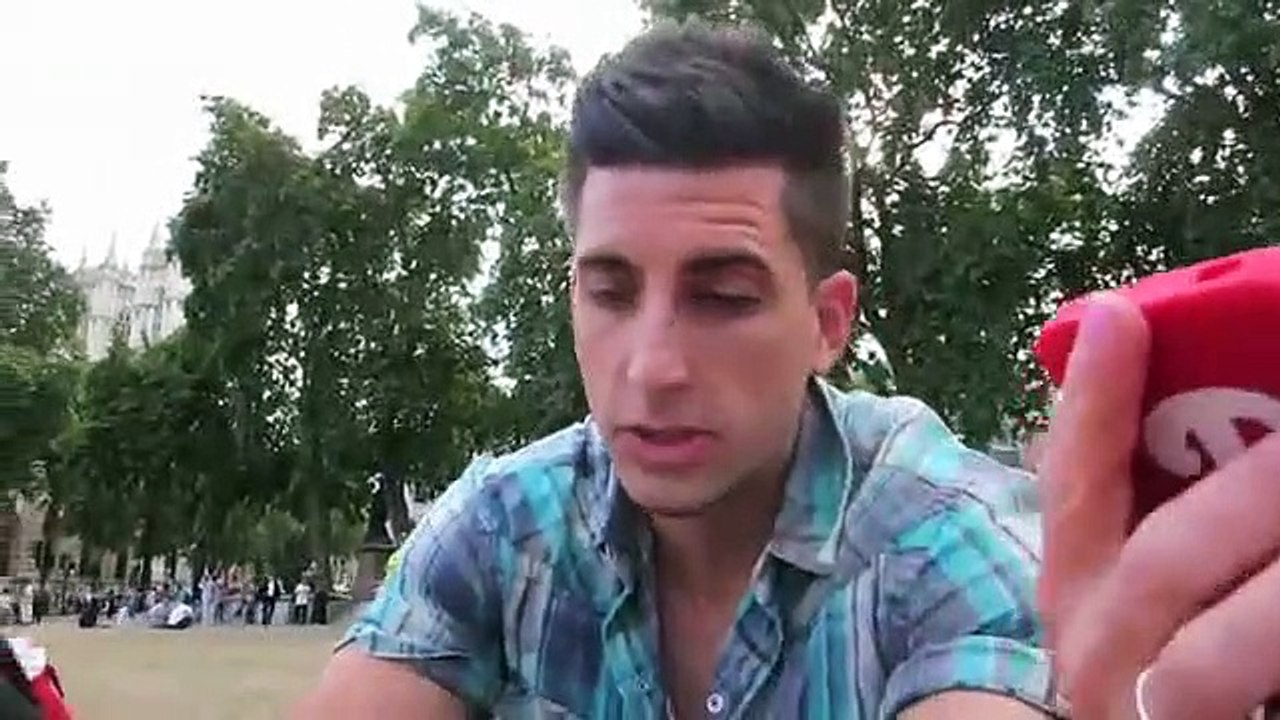 DON'T MESS WITH ROYAL GUARDS!