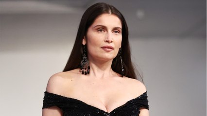 GALA VIDÉO – Laetitia Casta n’a “pas peur de vieillir” : ses rares confidences sur son âge