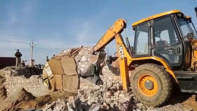 जेडीए स्वामित्व की आठ बीघा जमीन कराई मुक्त, आमेर में 15 अवैध दुकानें भी की ध्वस्त