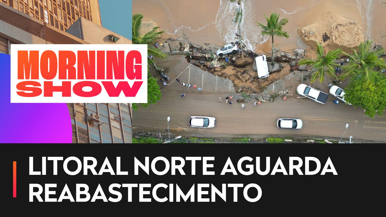 Caminhões transportando 30 mil litros de água s...