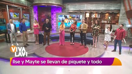 Ilse y Mayte de 'Pandora' se hacen broma durante concierto