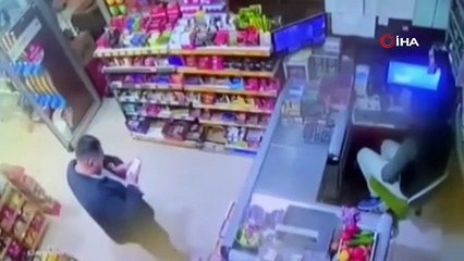 Deprem anında böyle kaçtı, o anlar kamerada