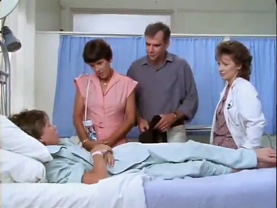 The Flying Doctors - Se3 - Ep17 HD Watch