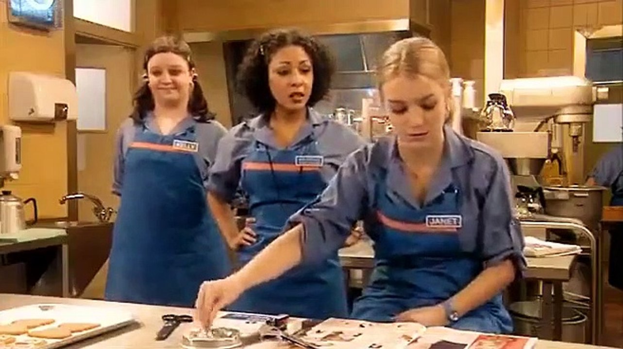 Two pints of lager and a packet of crisps - se4 - ep07 - homeless and horny hd watch