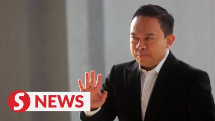 Скачать видео: Jana Wibawa probe: Bersatu info chief Wan Saiful arrives at KL court complex to face graft charges