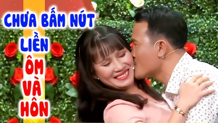 Chàng trai ÔM CHẶT bạn gái NHÀO TỚI bấm nút hẹn hò chưa kịp hẹn hò gì MC Quyền Linh CƯỜI BỂ BỤNG