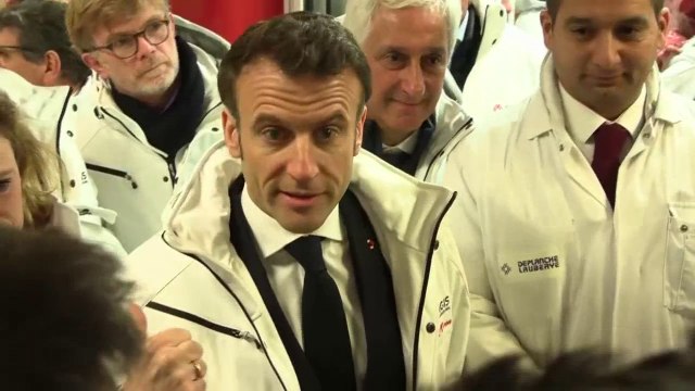 Emmanuel Macron depuis Rungis: Le vrai débat qu'on doit avoir dans la société, c'est le travail