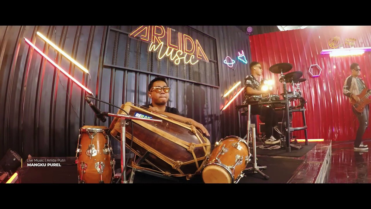 ARLIDA PUTRI - MANGKU PUREL (Official Live Video)