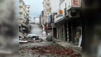 Hatay Samandağ'da depremin verdiği hasar gün aydınlanınca ortaya çıktı