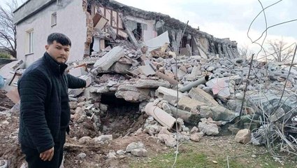 Enkaz altında kalan 9 kuzu 11 gün sonra kurtarıldı... Sahibi o anları anlattı