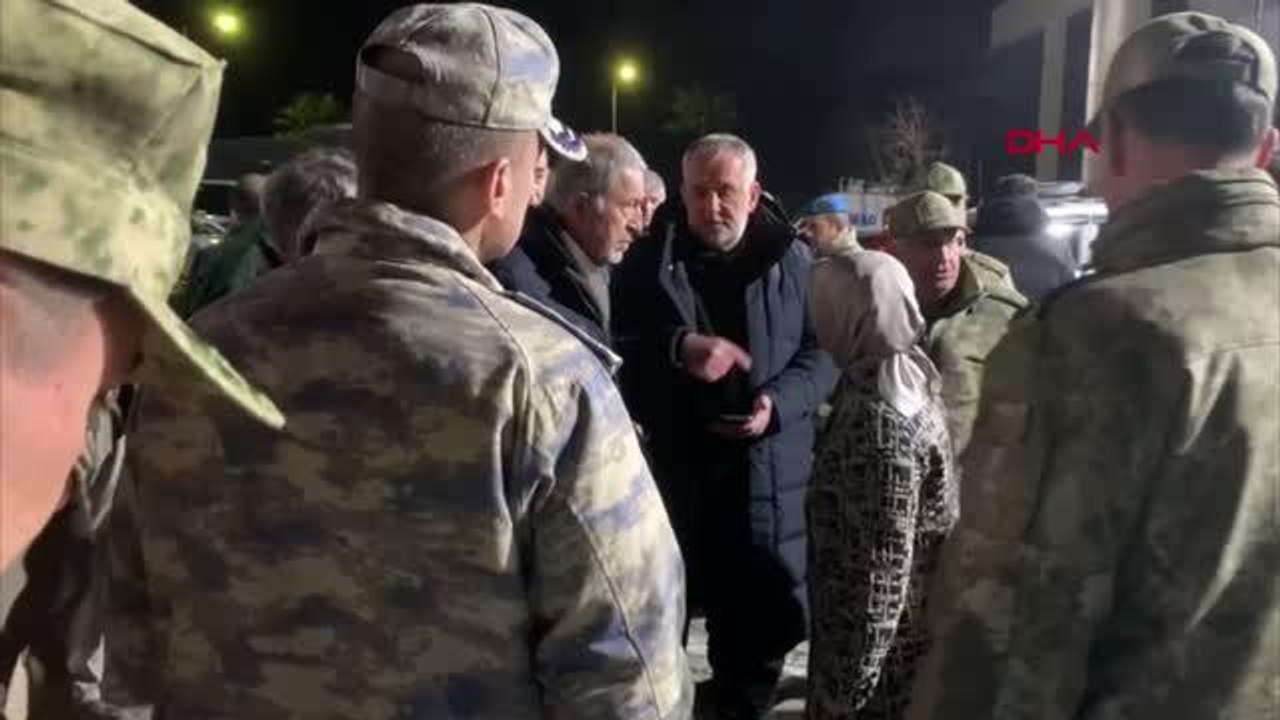 BAKANLAR AKAR VE KOCA DEPREME TOPLANTIDA YAKALANDI