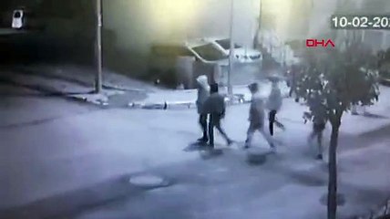 Otomobili iterek çaldılar