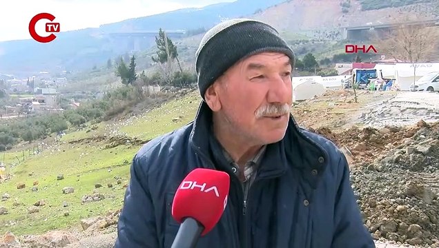 Fay hattı üzerine kurulu köy depremde yerle bir oldu