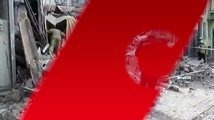 Fatih'te 2 katlı metruk bina çöktü