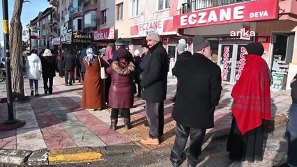 O kentte yalnızca bir dükkan var, ucuz et için saatlerce bekliyorlar