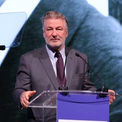 Santa Fe prosecutors drop charge against Alec Baldwin