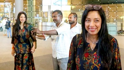 बेटे के साथ Rupali Ganguly का एअरपोर्ट पर दिखा अलग अंदाज़