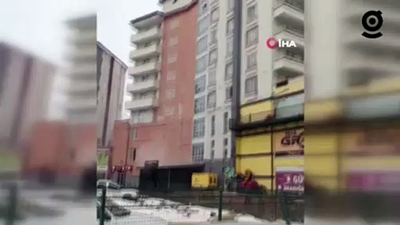 Depremin yeni görüntüleri ortaya çıktı, korku dolu anlar ve binaların çökmesi kamerada